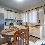 Velouchi Family House *