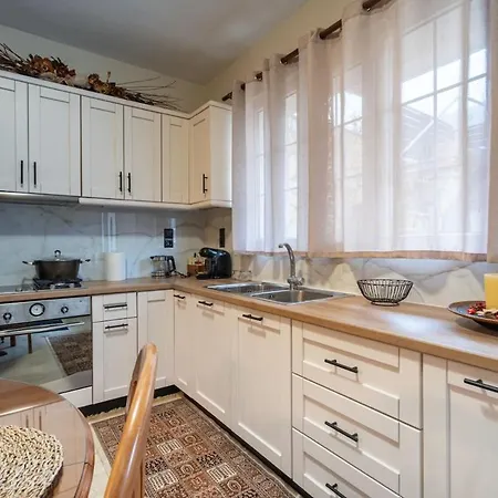 Appartamento Velouchi Family House *