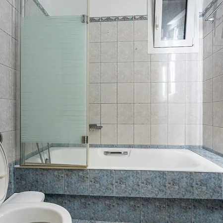Velouchi Family House Appartamento *
