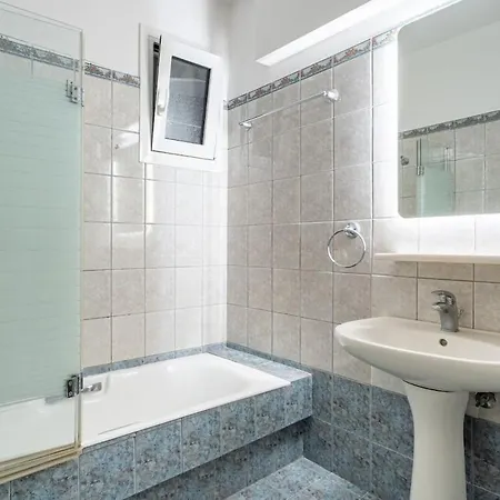 Apartman Velouchi Family House *